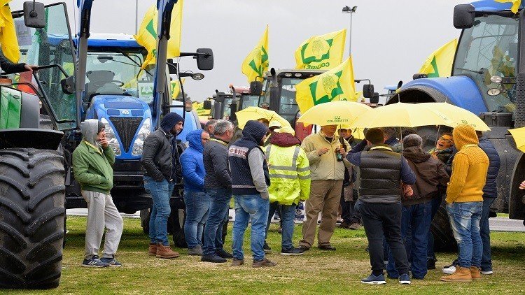 مزارعو إيطاليا: العقوبات ضد روسيا خيار انتحاري