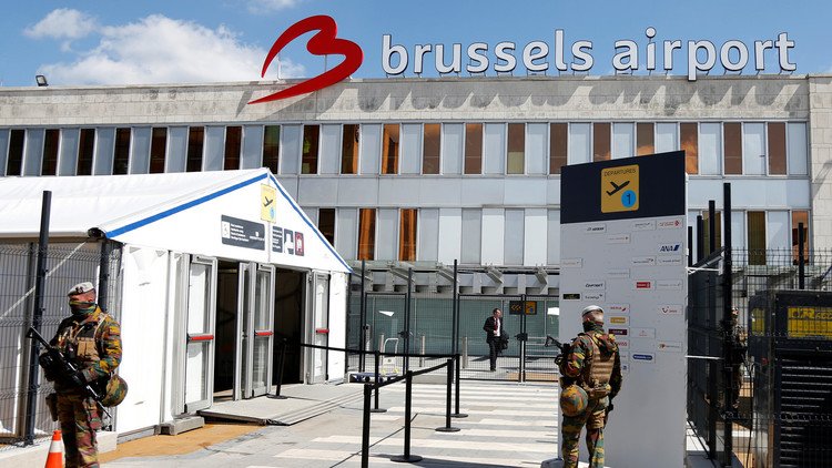 قيادة مطار بروكسل ترفع الحظر عن نقل الأسلحة