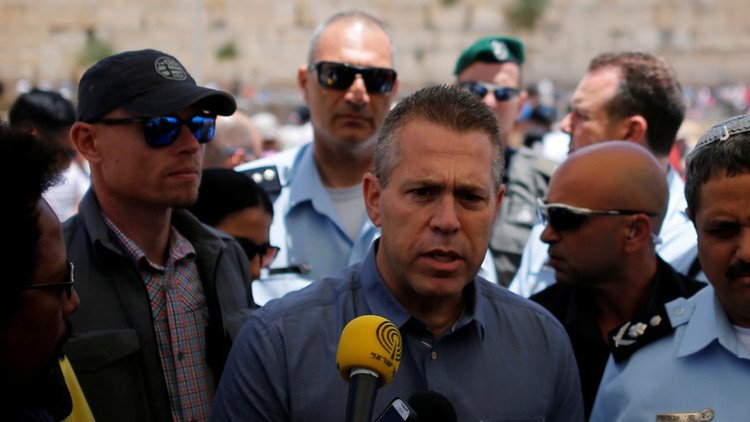 وزير إسرائيلي يتهم 