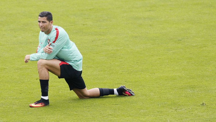 بالفيديو .. رونالدو يفاجئ جماهير البرتغال