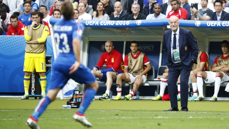 كاسياس ودل بوسكي يوقعان "اتفاق سلام"