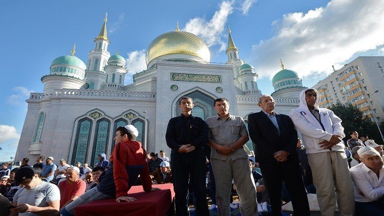 بوتين يهنئ المسلمين بحلول عيد الفطر المبارك
