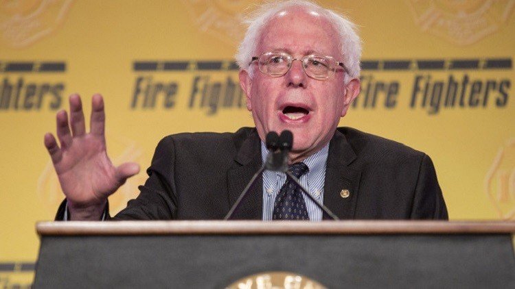 الانتخابات الأمريكية.. ساندرز من منافس لكلينتون إلى مؤيد لها