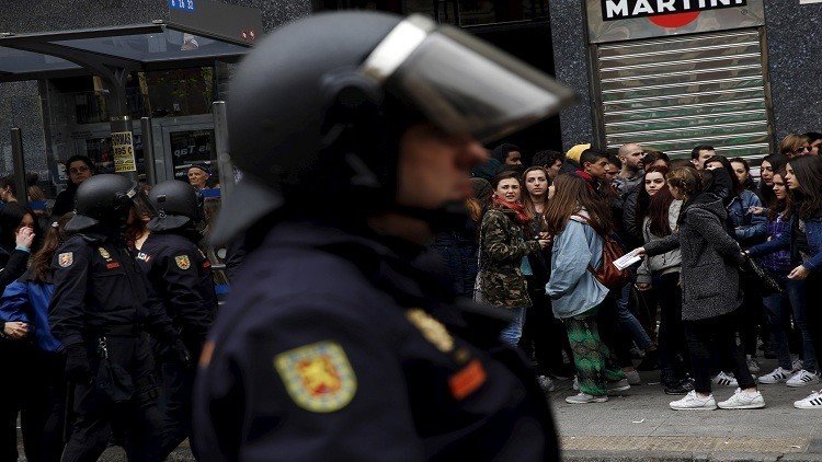 احتجاجات في مدريد وإشبيلية على زيارة أوباما 