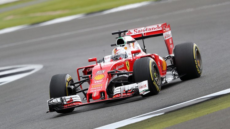 فيراري يحتفظ بفيتل ورايكونن لموسم 2017