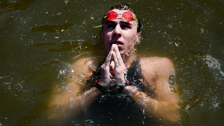 السباح الروسي أبروسيموف يتوج بذهبية أوروبا لـ 5 كلم