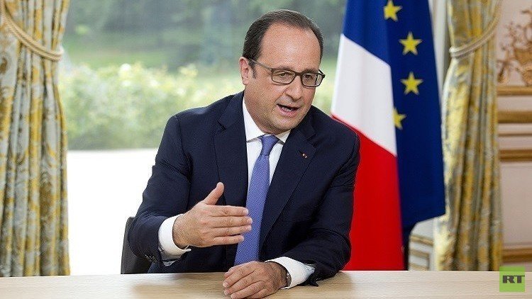 كم يتقاضى حلاق الرئيس الفرنسي هولاند؟