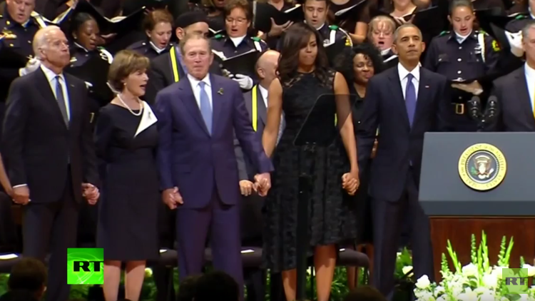 جورج بوش يرقص في جنازة شرطي‏