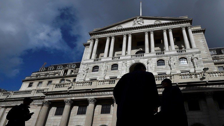 بنك إنجلترا يفاجئ الأسواق بقراره 