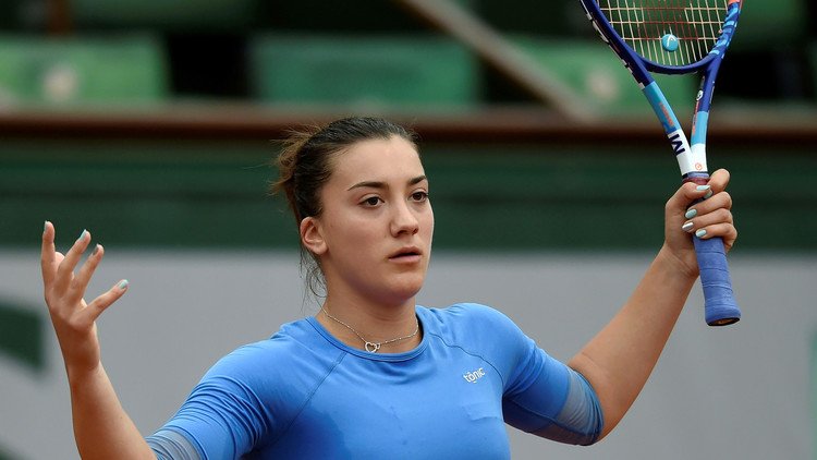 الروسية ليكينا تخرج من دورة بوخاريست