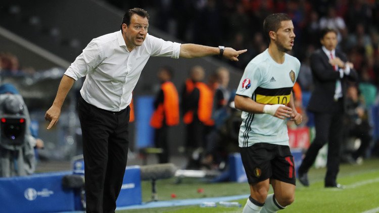 إقالة مدرب الشياطين الحمر