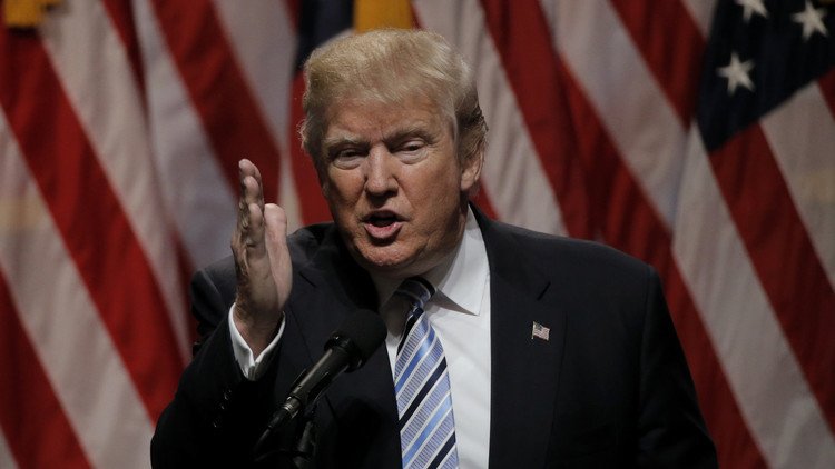 ترامب: "السياسة الغبية" لكلنتون سبب نشأة "داعش"