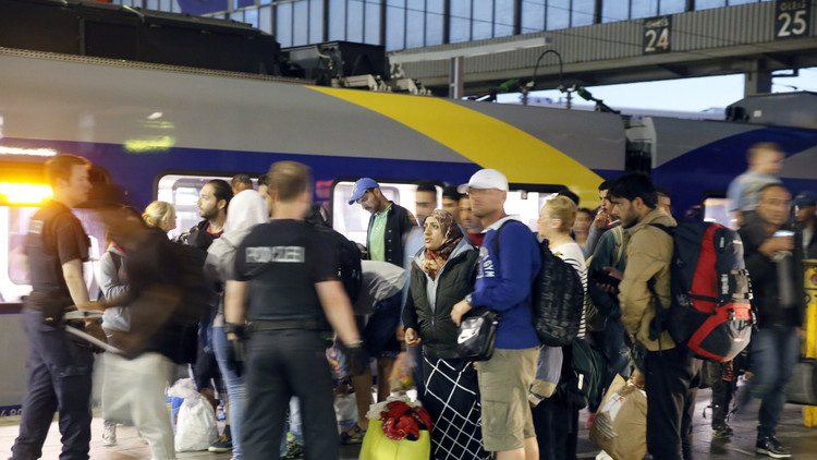 "يجب أن يدرك اللاجئون أنهم تحت رقابة دقيقة"