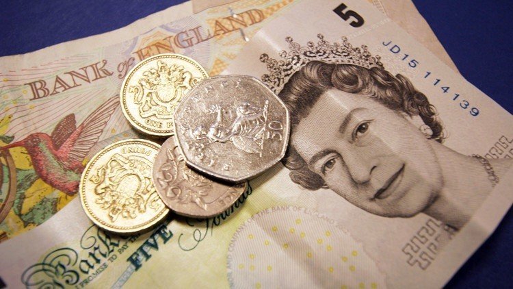 الاسترليني يتراجع بعد انكماش قطاع الأعمال