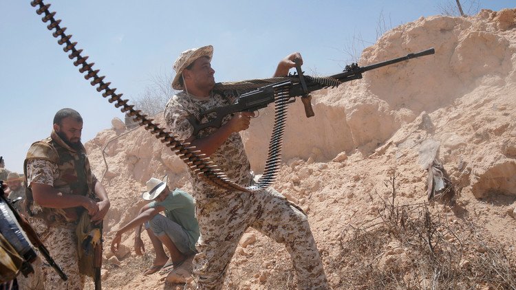 اتهامات لفرنسا بانتهاك سيادة ليبيا.. وفصائل مسلحة تدعو إلى قتال الفرنسيين