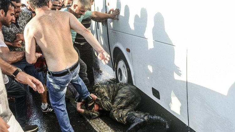 العفو الدولية: تعذيب معتقلين انقلابيين في تركيا