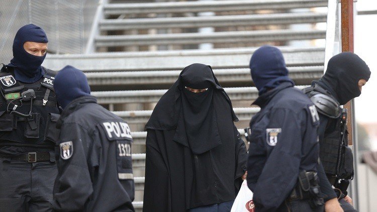 شبهة الإرهاب تحوم حول مئات اللاجئين في ألمانيا