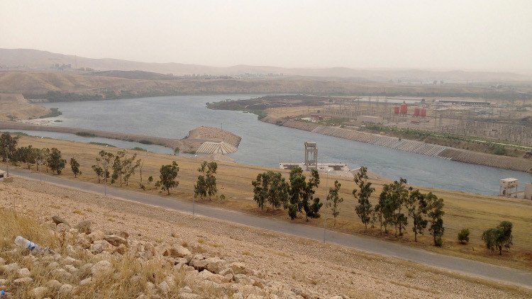 الجيش الأمريكي يساعد العراق في مد جسر على دجلة