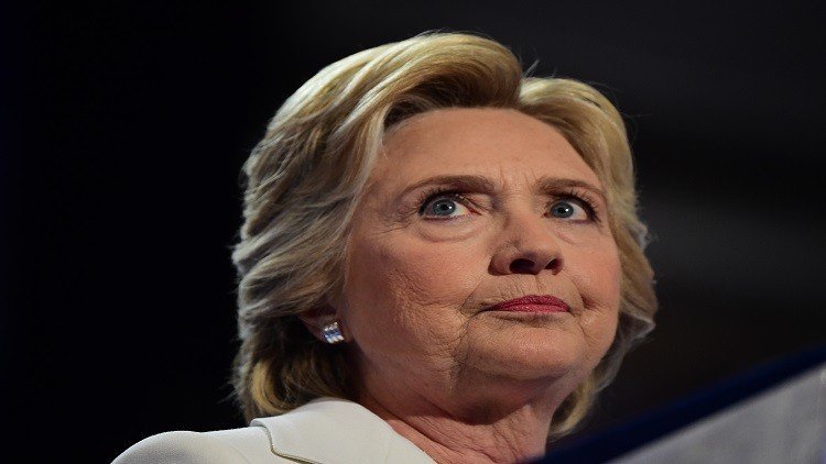 كلينتون تدعو لصد أي تهديد بما في ذلك "الروسي"