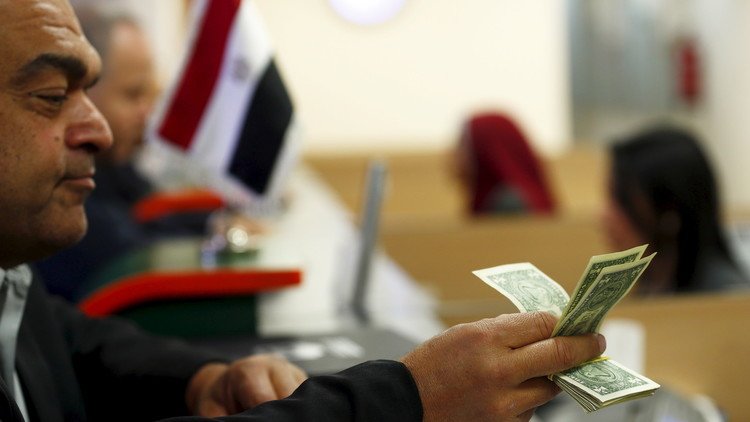 هل يتحكم الدولار الأمريكي بمصير الاقتصاد المصري؟