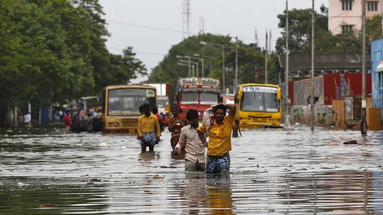 ﻿مصرع 52 شخصا بفيضانات في الهند
