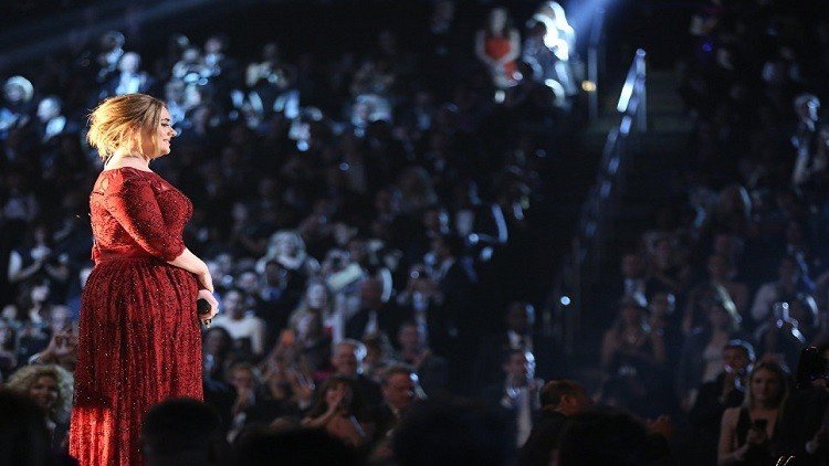 وبفارق مليون واحد فقط عن مداخيل ميسي جاءت الفنانة أديل في المركز التاسع.