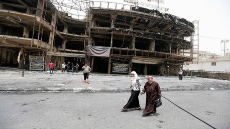 الحياة تعود من جديد إلى حي الكرادة بعد يوم دموي خلف مئات القتلى والجرحى 