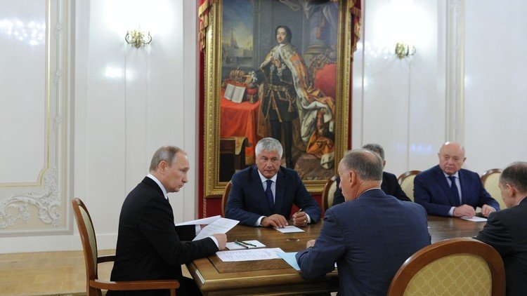 بوتين يبحث الوضع الإنساني في سوريا 