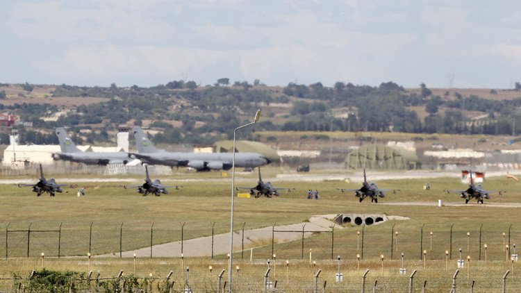 لماذا حاصرت القوات التركية قاعدة "إنجرليك"؟