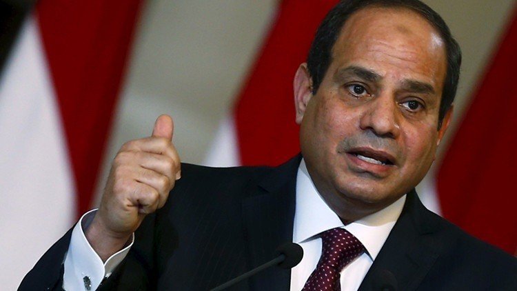 السيسي يتعهد بحل أزمة النقد الأجنبي