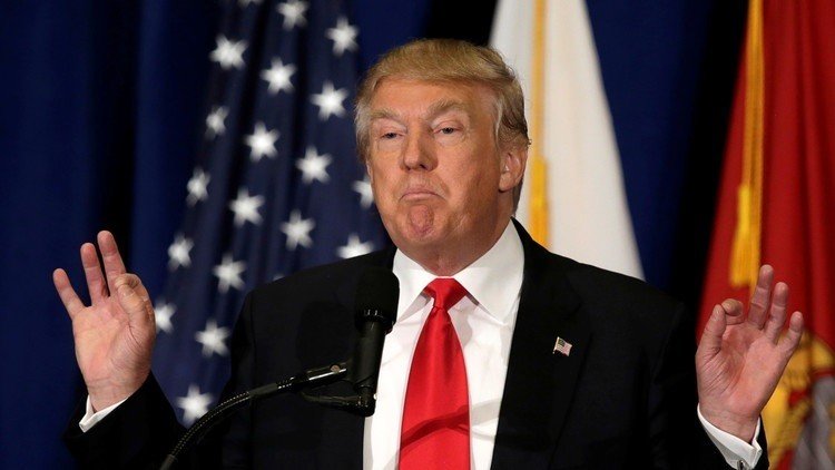 رئيس الـ "CIA" سابقا: ترامب عميل لروسيا