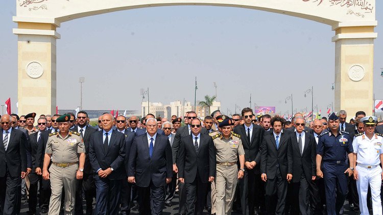مصر تودع زويل بجنازة عسكرية يتقدمها السيسي