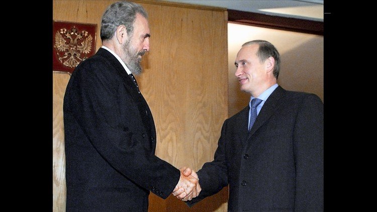 بوتين يهنئ كاسترو بعيد ميلاده الـ90