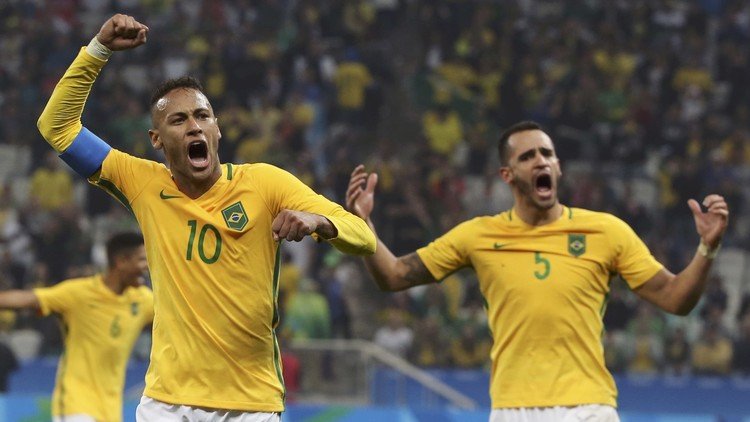 البرازيل تبلغ المربع الذهبي لمسابقة لكرة القدم 
