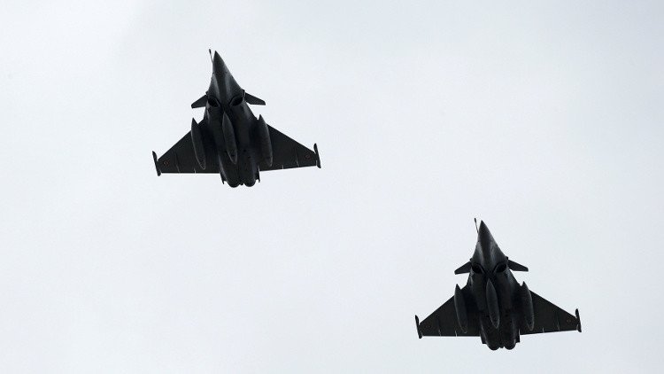 مقاتلات فرنسية تقصف مواقع داعش في الرقة