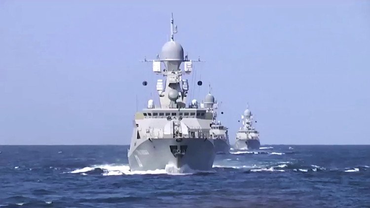 سفن أسطول بحر قزوين الروسية تعود لقواعدها 