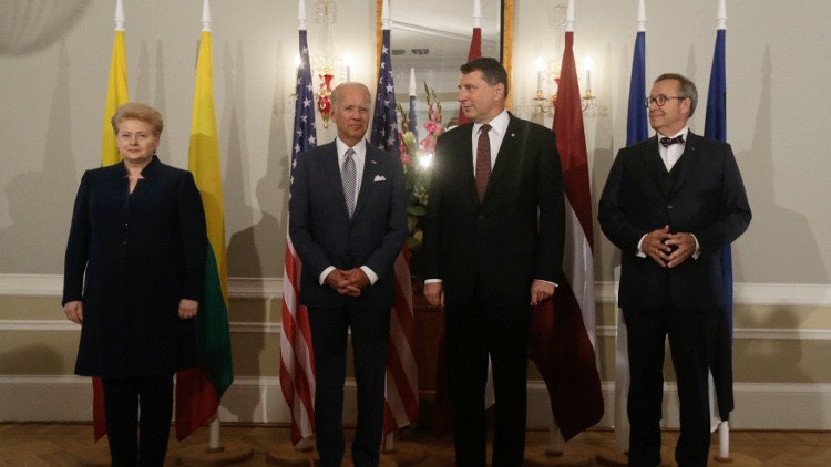 بايدن: نؤكد التزاماتنا أمام الناتو ودول البلطيق