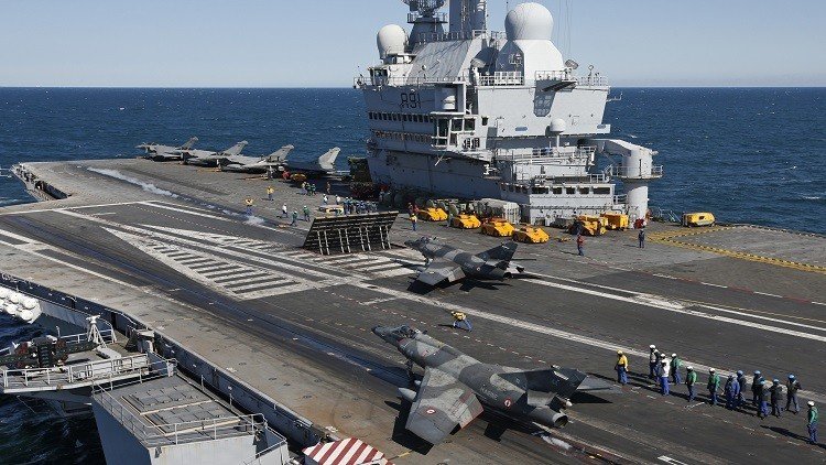 فرقاطة ألمانية ترافق حاملة طائرات فرنسية لقتال "داعش"