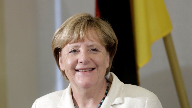 ميركل: سأعلن قراري بشأن الترشح في الوقت الملائم