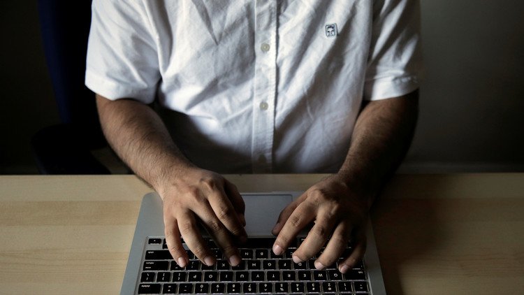 إيران تطلق شبكة انترنت محلية بحلول عام 2017