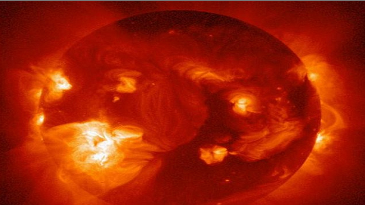 علماء يحذرون من إمكانية عاصفة شمسية مدمرة لكوكب الأرض