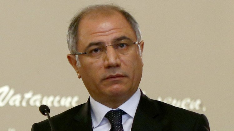 وزير الداخلية التركي يستقيل من منصبه