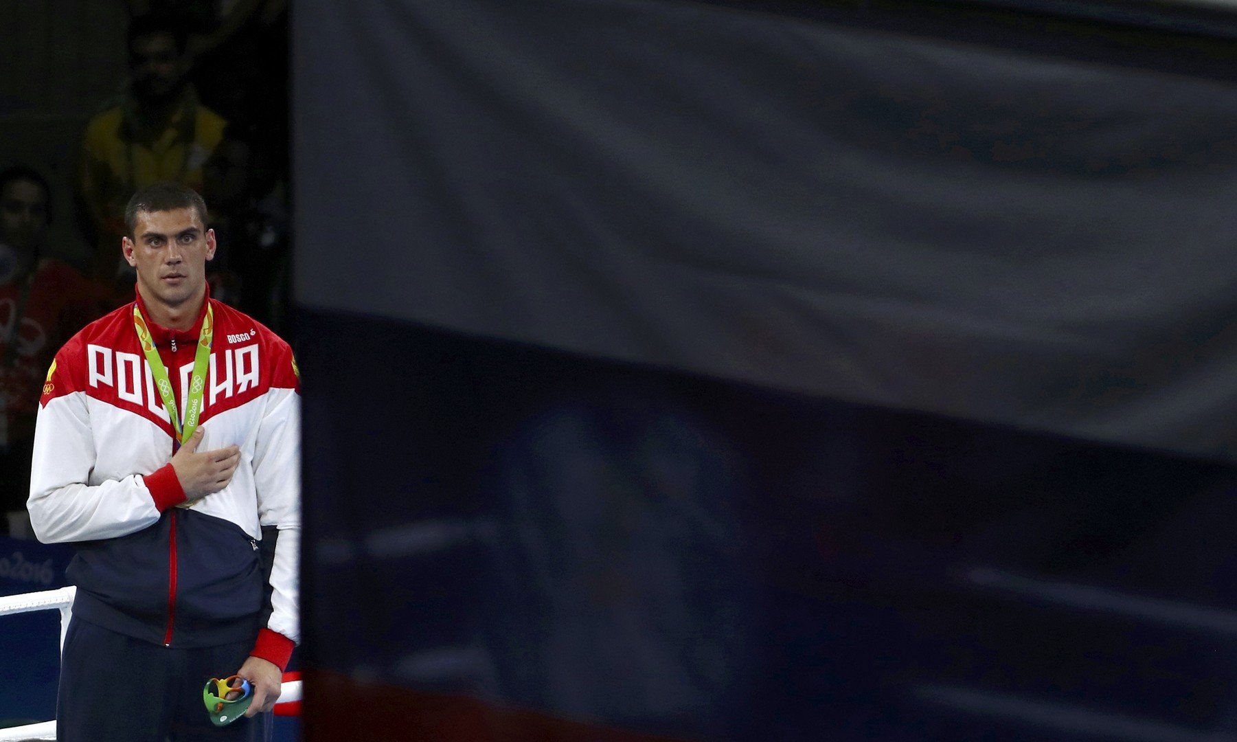 11- الملاكم يفغيني تيشينكو - ذهبية الوزن الثقيل ما دون 91 كلغ