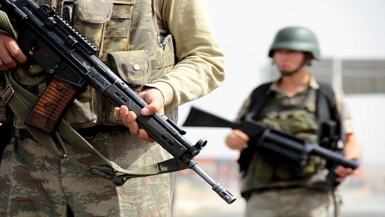 تركيا تفصل 820 عسكريا على خلفية الإنقلاب