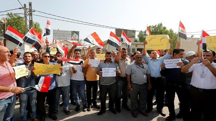 إضراب موظفين في العراق تلبية لدعوة الصدر
