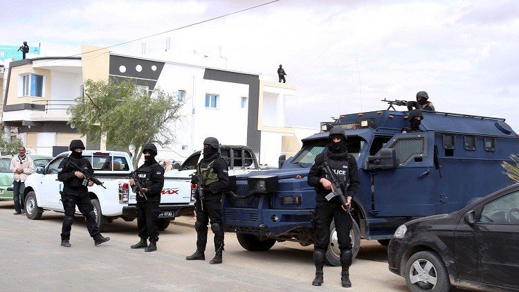 إصابة 4 عسكريين بانفجار لغم غربي تونس