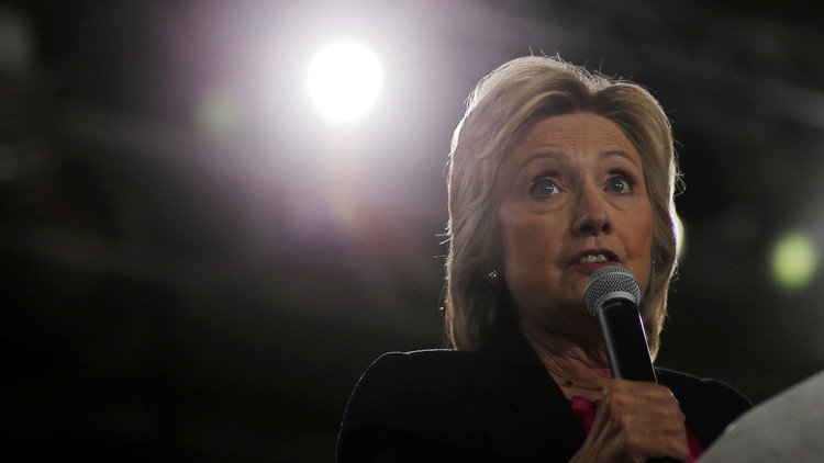  كلينتون: "كل مرة أفكر في ترامب تصيبني حساسية" 