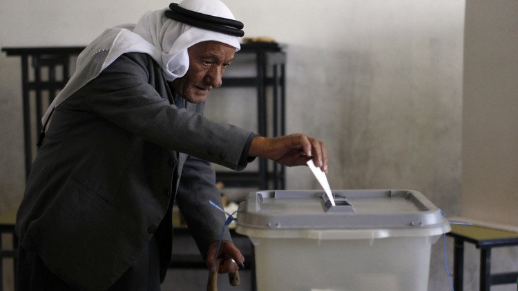 محكمة العدل العليا توقف انتخابات الضفة وغزة.. وحماس ترفض