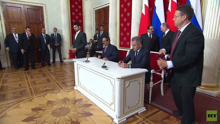 موسكو والمنامة توقعان وثيقة تعاون عسكري وصفقة غاز