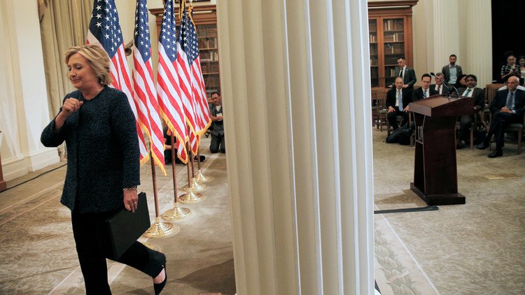 كلينتون تستأنف حملتها الانتخابية الخميس